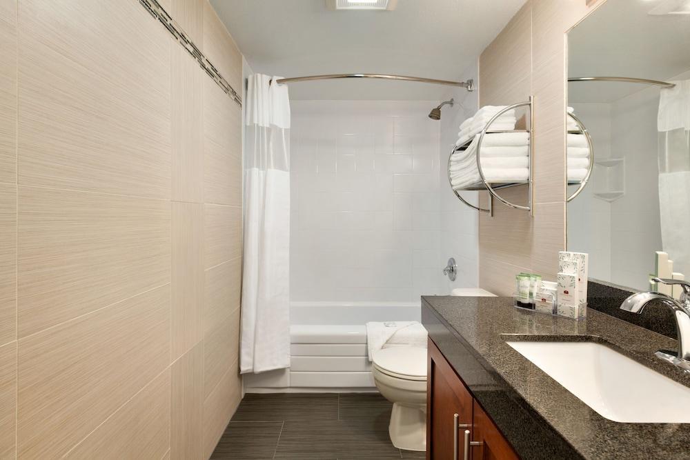 Poco Inn And Suites Hotel And Conference Center Port Coquitlam Dış mekan fotoğraf